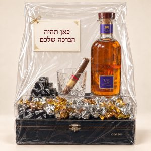 מארז קוניאק ושוקולד "VS" על קופסת סיגרים יוקרתית
